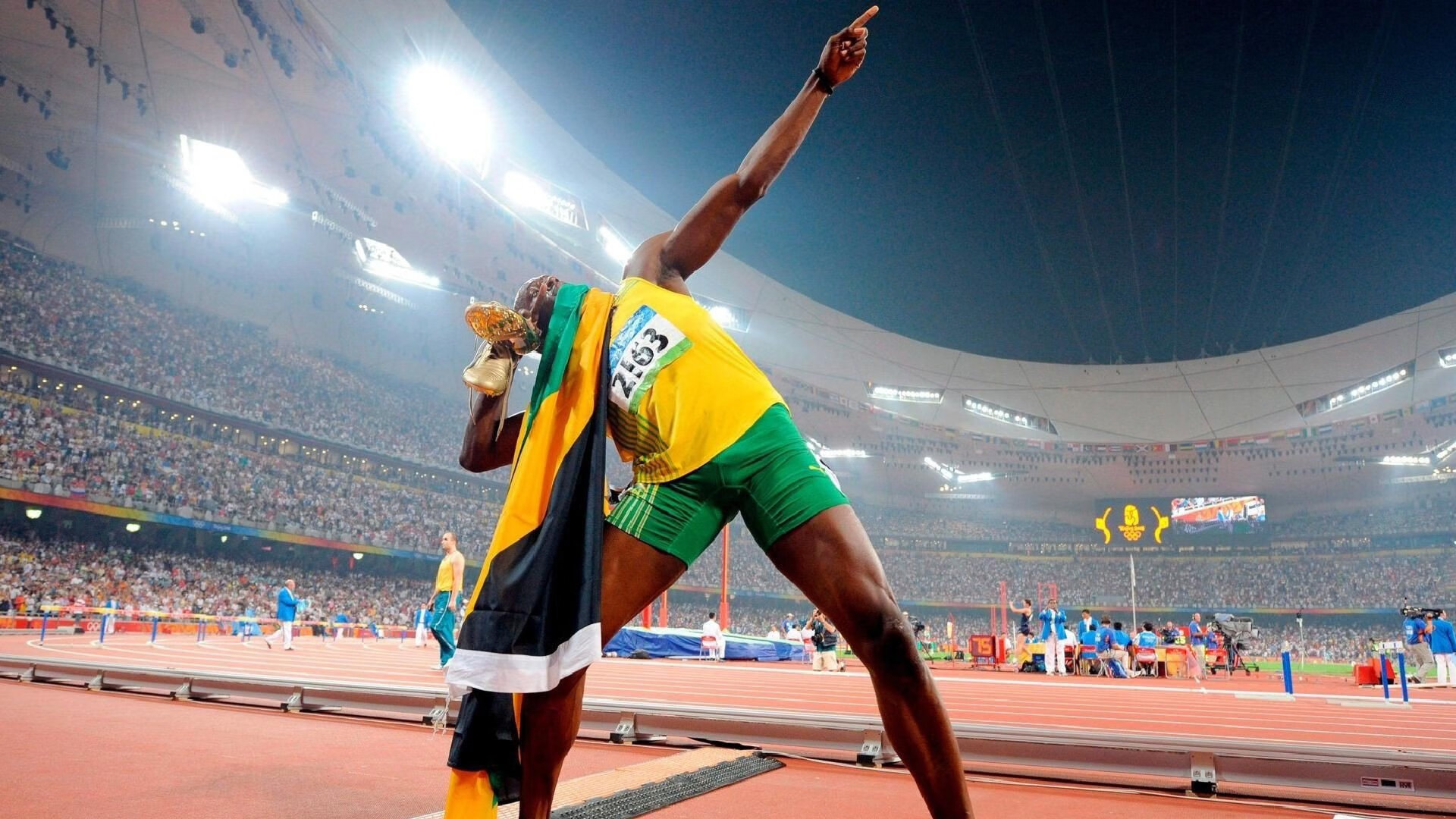 AC MILAN SPORTS全站-世界田径：肯尼亚跑者连续破纪录，赛场火爆！，肯尼亚跑步视频